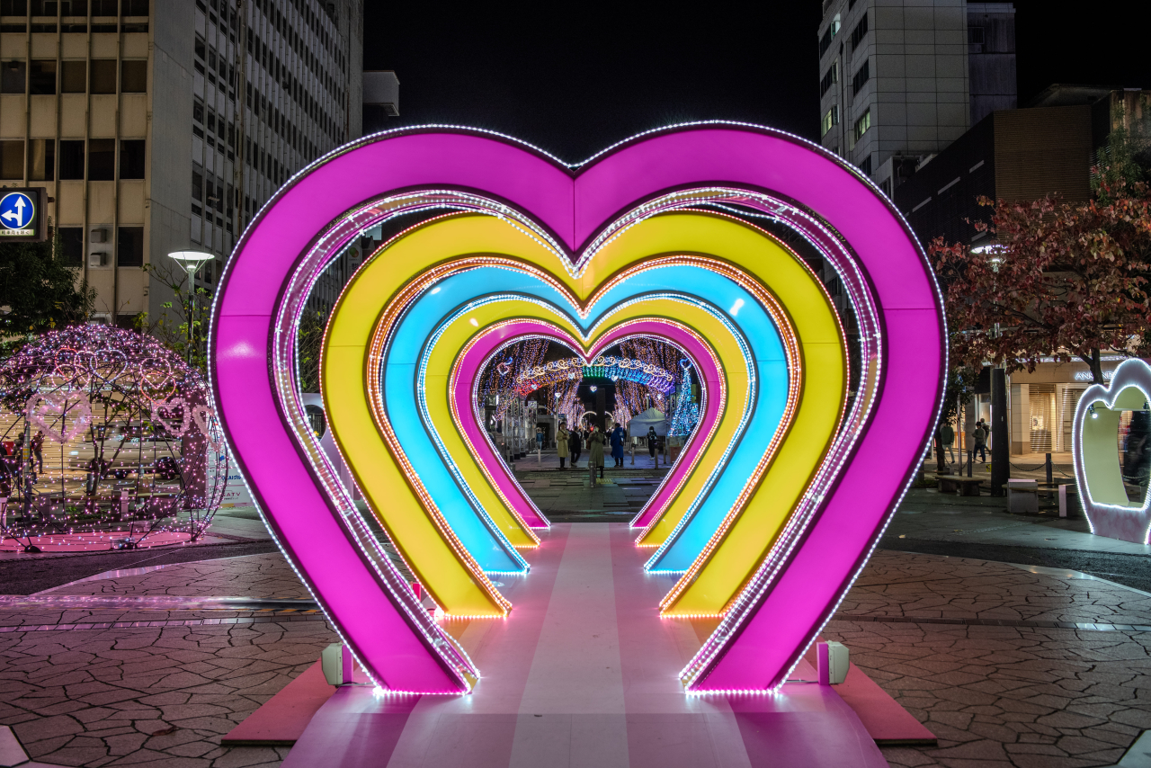 ハートアーチ_単体_正面_夜_圧縮